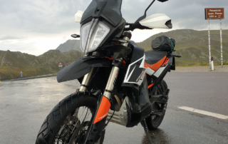 KTM Adventure 790R Penserjoch im Regen