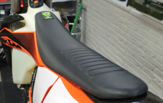 X-Grip Baboos Butt Sitzbankbezug für KTM EXC