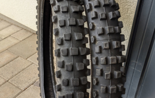 Dunlop D908RR Vorderreifenverschleiss nach 1400km Jentlflow Test