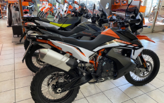 Tank Sitzbanklinie bei den KTM Adventure 890 und Husqvarna Norden 901