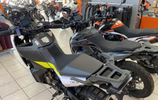 Tank Sitzbank Vergleich KTM Adventure 890 und Husqvarna Norden 901