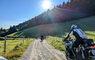 Jentlflow Adventurebiketour schöne Abendstimmung