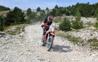 Jentlflow bei der Bosnia Rally 2022 Renate Gutleb in der Abfahrt