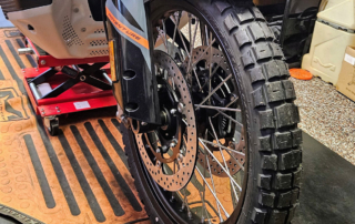 KTM 890 Adventure - Tiefer Kotflügel und Pirelli Rally STR