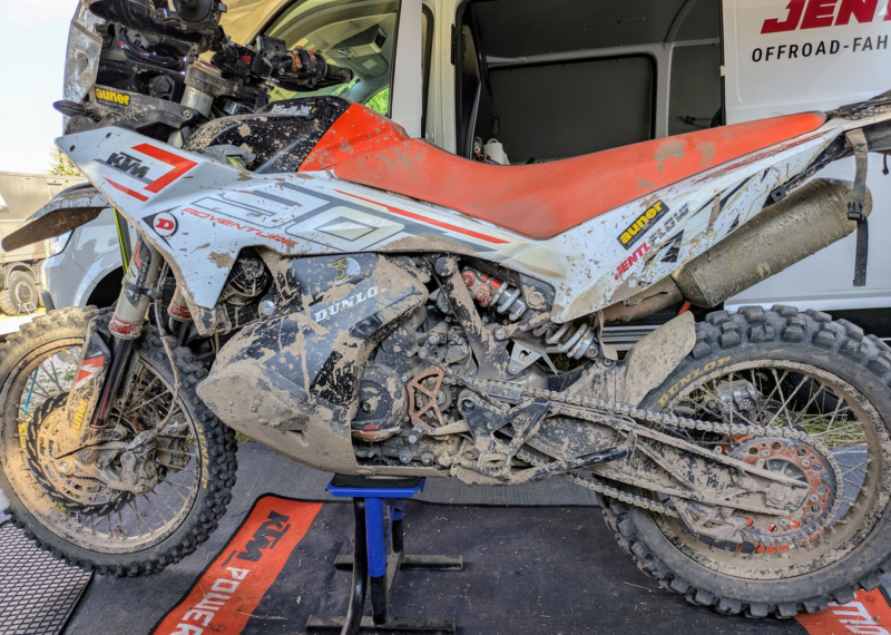 KTM Adventure 790 im harten Bosnia Rally Einsatz