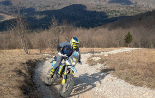 JentlFlow 4 Tage Slowenien Adventurebike Tour Schotter Kurve