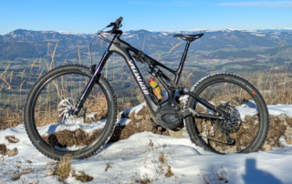 Spezialized Turbo Levo Gen3, klobig im Motorbereich, schlankes Unterohr Spezialized Turbo Levo Gen3, klobig im Motorbereich, schlankes Unterohr